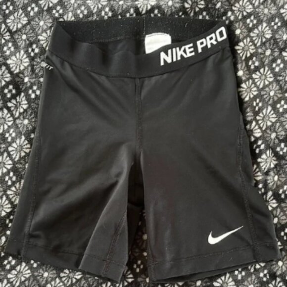 Nike Pros - Picture 1 of 3
